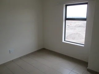 Spacious and Convenient First Floor 2 Bedroom Home in Parklands!