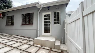 Private and Cozy 1 Bedroom Cottage in Durban North