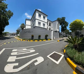 Entire Building to Let - 8 Rivonia Road, Illovo, Sandton