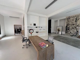 139m² Office/Studio To Let In Cape Town Tourist Area