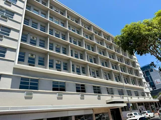 110m² Retail Unit To Let In Cape Town Bustling Area