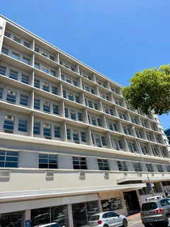 110m² Retail Unit To Let In Cape Town Bustling Area