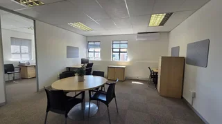 100 Square Meter office unit to let in Highveld with back up power