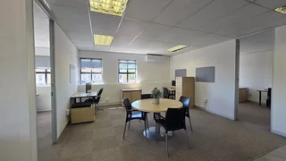 100 Square Meter office unit to let in Highveld with back up power