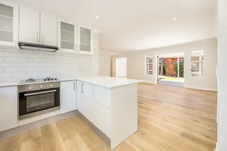 Beautifully Renovated 3-Bedroom Townhouse in Chestnut Lane, Vierlanden