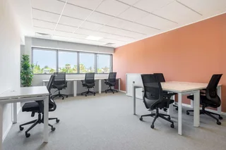24/7 access to designer office space for 4 persons in Spaces 50 Long Street.