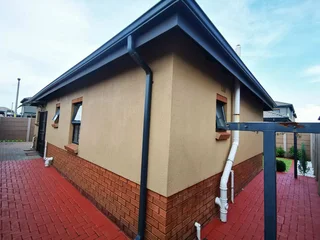 Modern Family Home for Sale in Leopard’s Rest Estate – Phase 2