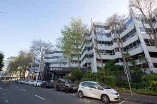 24/7 access to designer office space for 4 persons in Spaces Sunclare.