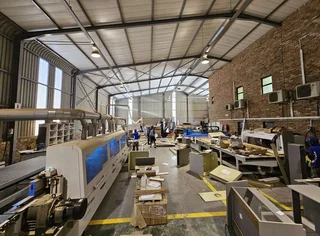 Standalone Warehouse available To Let in a Secure Park in Chloorkop.