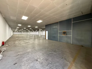 1554 sqm Industrial Property To Let in Tongaat