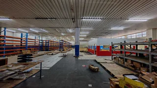 Prime 700m2 retail/showroom/warehouse space available TO RENT/TO LET on Umgeni Road | Swindon Pro...