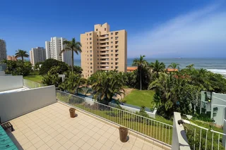 Rare  3-Bedroom Apartment on Marine Drive Umhlanga PLUS 1 GARAGE