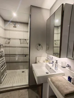 Stylish Coastal Living with Spectacular Views