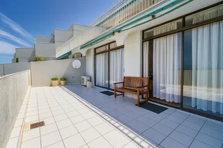 Rare  3-Bedroom Apartment on Marine Drive Umhlanga PLUS 1 GARAGE