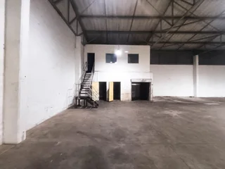 WAREHOUSE IN RIVERHORSE VALLEY