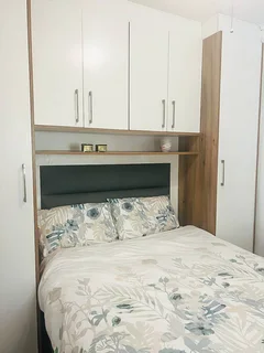 Immaculate Fully Furnished Apartment in Umhlanga