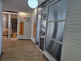 136m² Office located in vibrant Kloof Street, Gardens, To Let