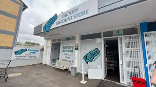 Spacious Ground Floor Unit in Kingswood Centre for Rent