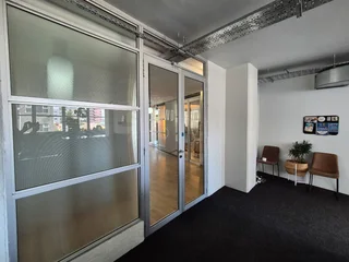 136m² Office located in vibrant Kloof Street, Gardens, To Let