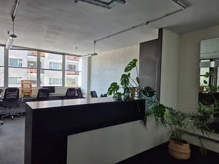 136m² Office located in vibrant Kloof Street, Gardens, To Let