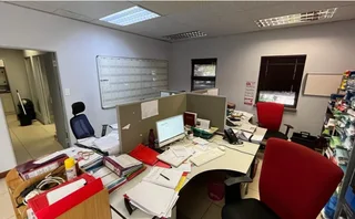 125 sqm Office To Let In Silver Lakes – Modern, Well-Equipped Workspace