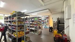 Spacious Ground Floor Unit in Kingswood Centre for Rent