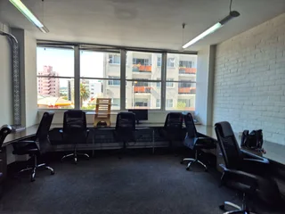 136m² Office located in vibrant Kloof Street, Gardens, To Let