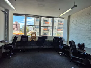 136m² Office located in vibrant Kloof Street, Gardens, To Let