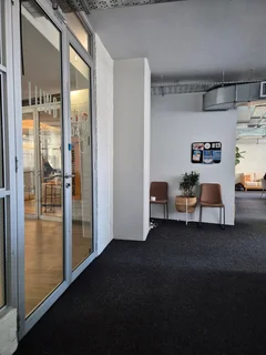 136m² Office located in vibrant Kloof Street, Gardens, To Let
