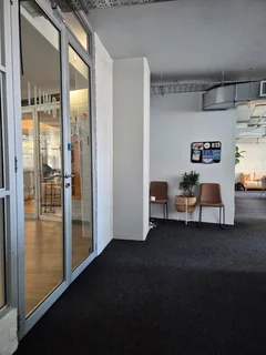 136m² Office located in vibrant Kloof Street, Gardens, To Let