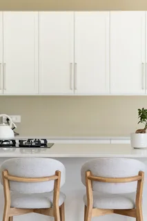 Luxurious 5-Bedroom Home with Exceptional Vineyard &amp; Mountain Views – Nooitgedacht Village