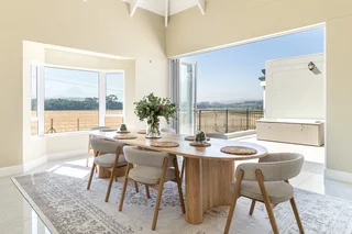 Luxurious 5-Bedroom Home with Exceptional Vineyard &amp; Mountain Views – Nooitgedacht Village