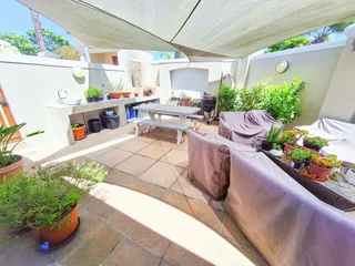 Luxury 4-Bedroom Tuscan Villa in Prime Eversdal Location