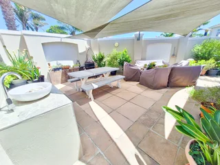 Luxury 4-Bedroom Tuscan Villa in Prime Eversdal Location