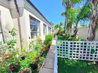 Luxury 4-Bedroom Tuscan Villa in Prime Eversdal Location