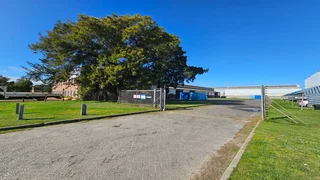 2175m2 Warehouse with 3500m2 Yard To Let in Brackenfell