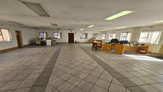 2175m2 Warehouse with 3500m2 Yard To Let in Brackenfell