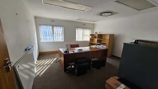 2175m2 Warehouse with 3500m2 Yard To Let in Brackenfell