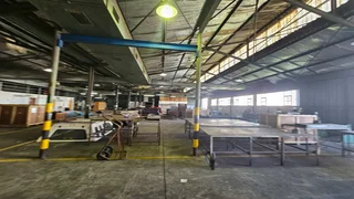 2175m2 Warehouse with 3500m2 Yard To Let in Brackenfell