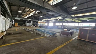 2175m2 Warehouse with 3500m2 Yard To Let in Brackenfell
