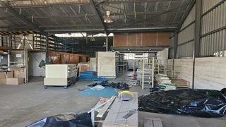 2175m2 Warehouse with 3500m2 Yard To Let in Brackenfell