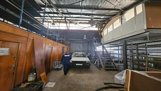 2175m2 Warehouse with 3500m2 Yard To Let in Brackenfell