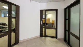 117sqm Office To Let in Kloof | Swindon Property