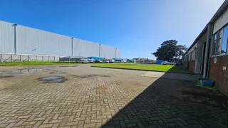 2175m2 Warehouse with 3500m2 Yard To Let in Brackenfell