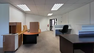 117sqm Office To Let in Kloof | Swindon Property
