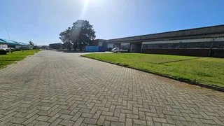 2175m2 Warehouse with 3500m2 Yard To Let in Brackenfell
