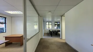 117sqm Office To Let in Kloof | Swindon Property