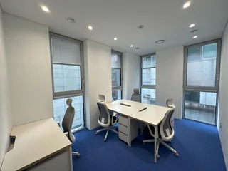 Book open plan office space for businesses of all sizes in HQ Killarney Mall