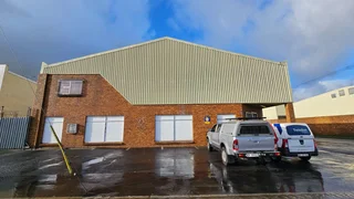 Retail Warehouse To Let In Beaconvale