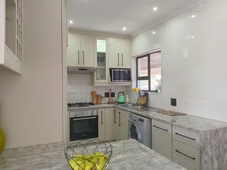 **A Home for All Generations: Spacious 4-Bedroom Residence with Independent Flatlet in Verwoerdpa...